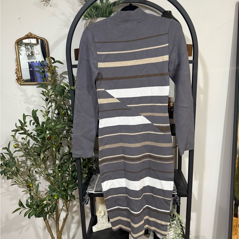 ✨ Nina Leonard Striped Sweater Dress ✨
Size S - Picture 8 of 9